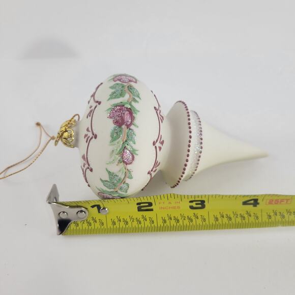 Vintage Rhyn Rivet Ivory White and Rose Red Christmas Ornament - Picture 3 of 3